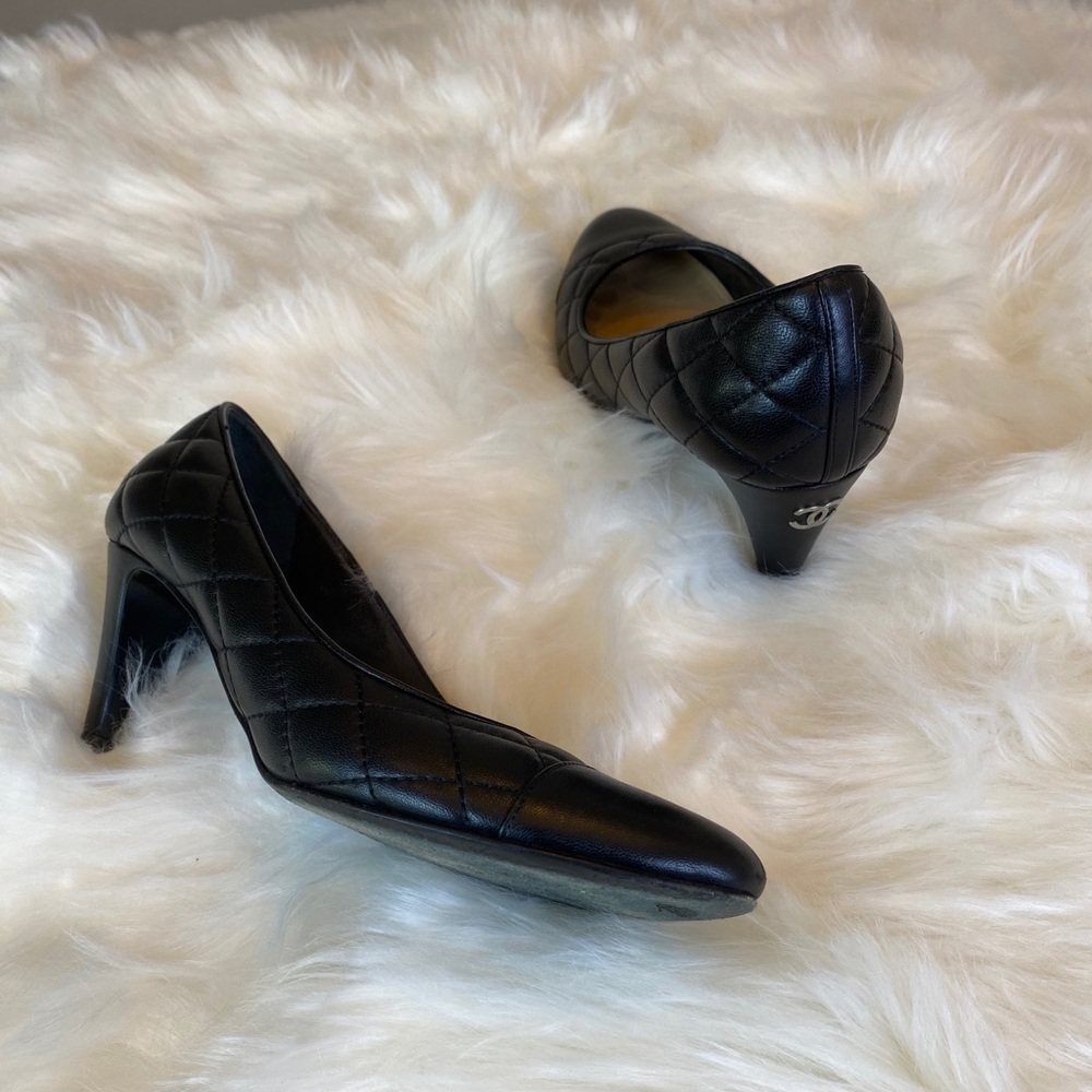 CHANEL Black Lambskin High Heels Pumps